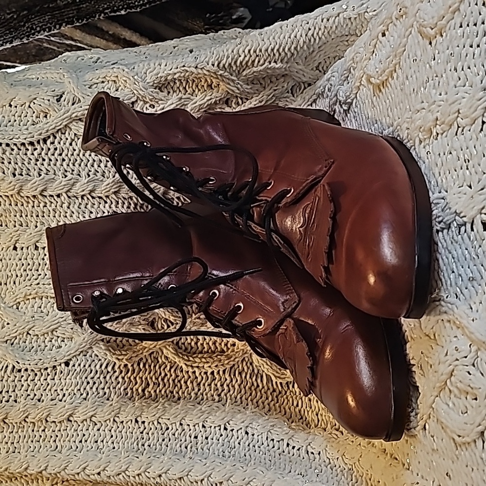 Ariat ropper style boots